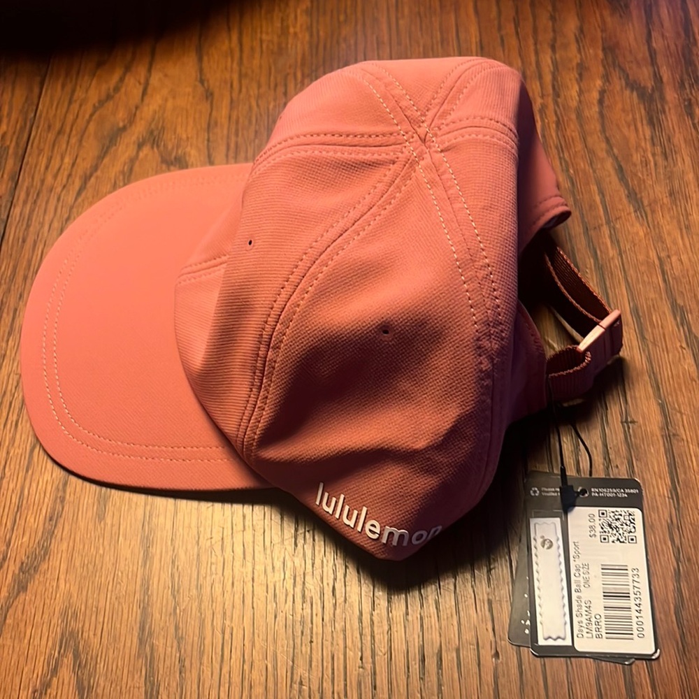 Brand New Lululemon Day shade ball cap sport ￼